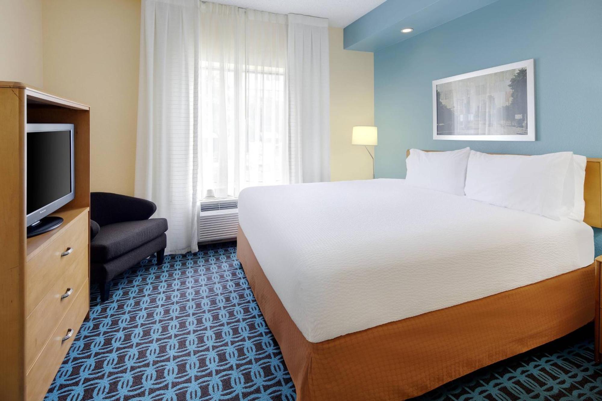 Fairfield Inn & Suites Austin University Area Exterior photo