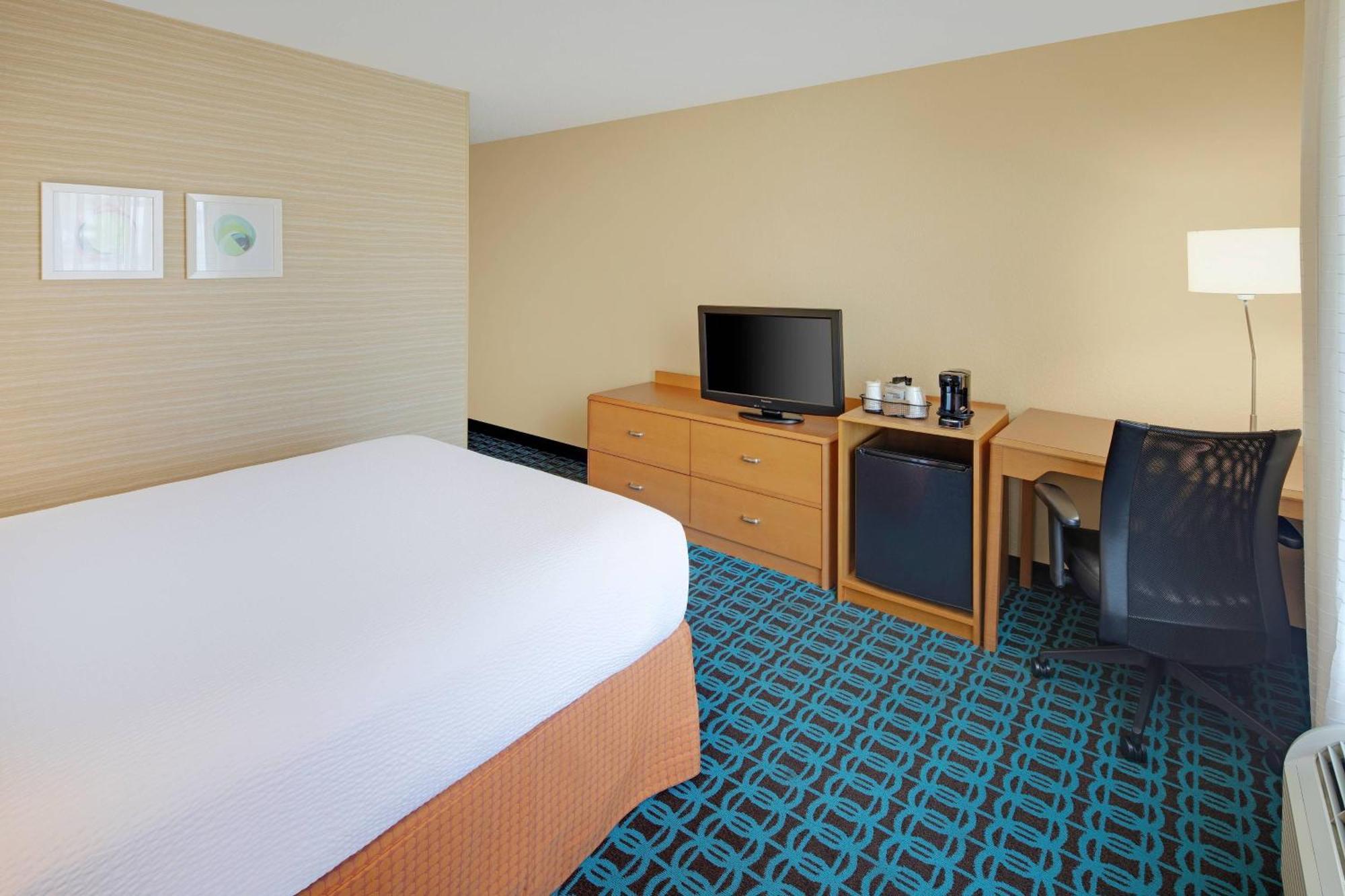 Fairfield Inn & Suites Austin University Area Exterior photo