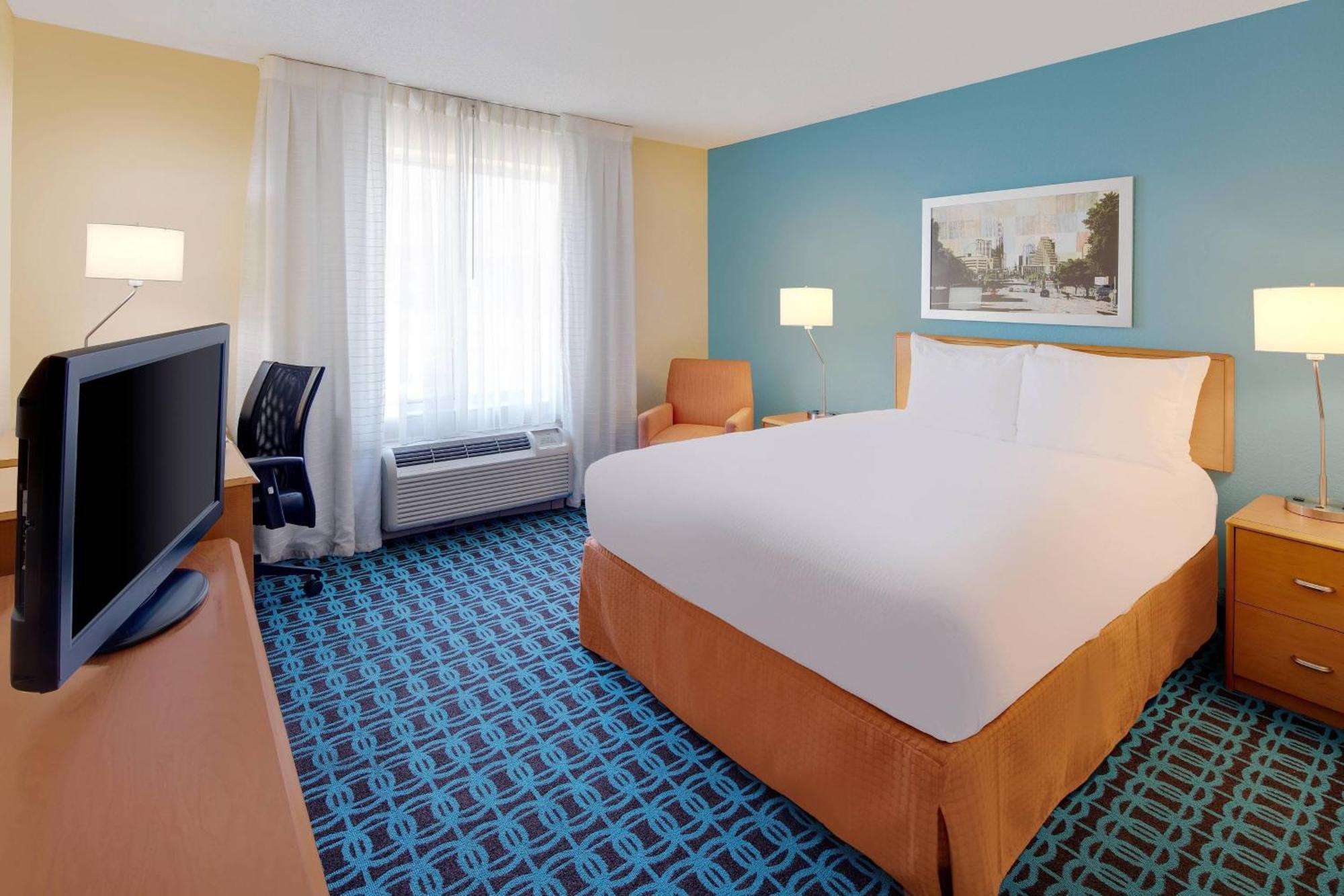 Fairfield Inn & Suites Austin University Area Exterior photo