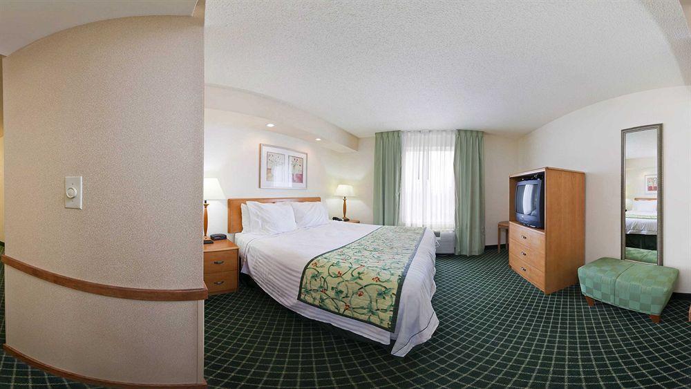 Fairfield Inn & Suites Austin University Area Exterior photo